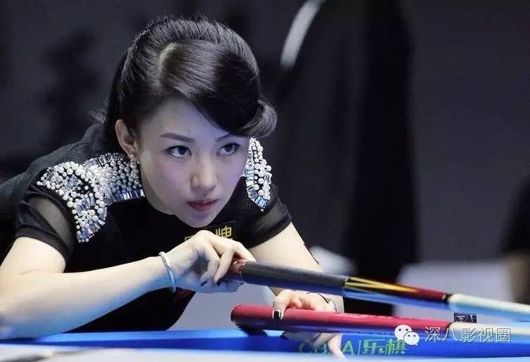 胸太大的终极烦恼,估计很多女明星一辈子都体会不到吧