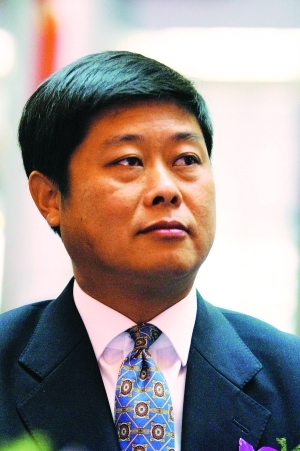 曾任郴州市北湖区华塘镇镇长,郴州市北湖区政府副区长,2006年8月任