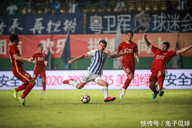 中超:变阵的富力三外援齐进球,5比2大胜亚泰终