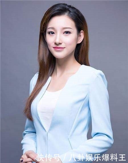 她是央视主持人,滑落时内裤走秀一举成名,直言内衣秀私情趣尚图片