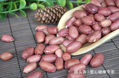 入秋后,花生和此物一起煮,头发黑了,睡眠改善了