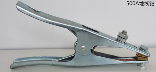 请教电焊机师傅,搭铁线是要用铜心线绑一块铁