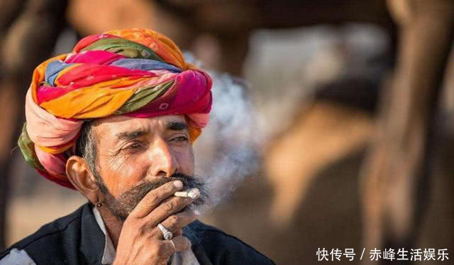 印度人买烟都一根一根的买,是因为烟太贵?