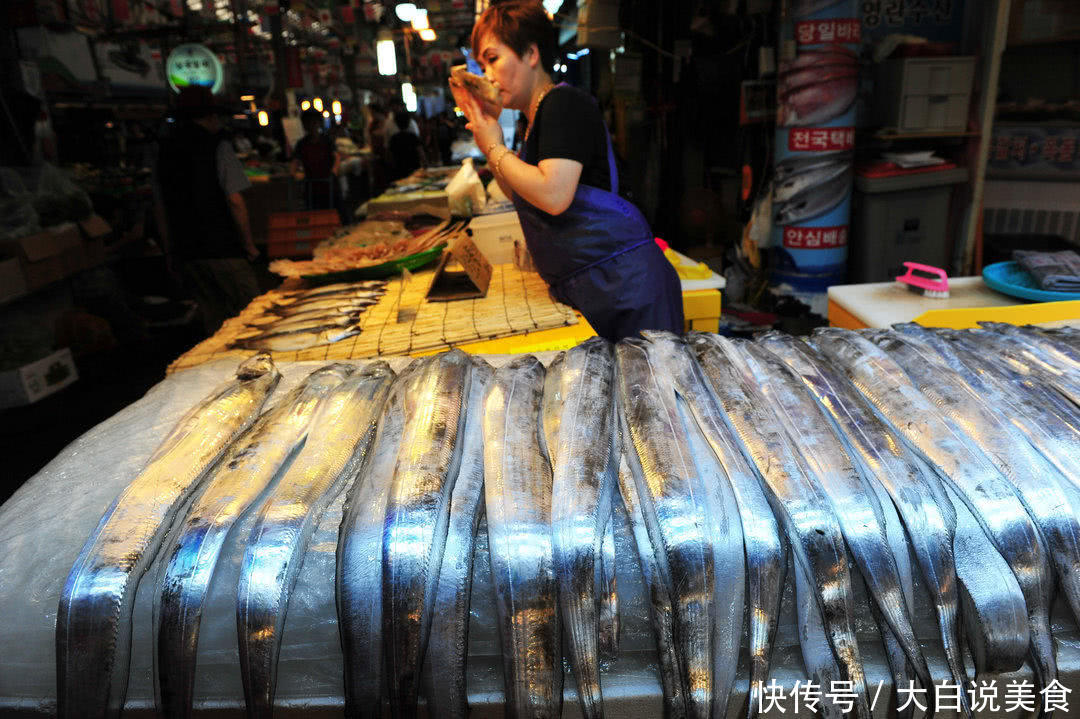 中国人疯狂韩国购物是因价格便宜?逛海鲜市场