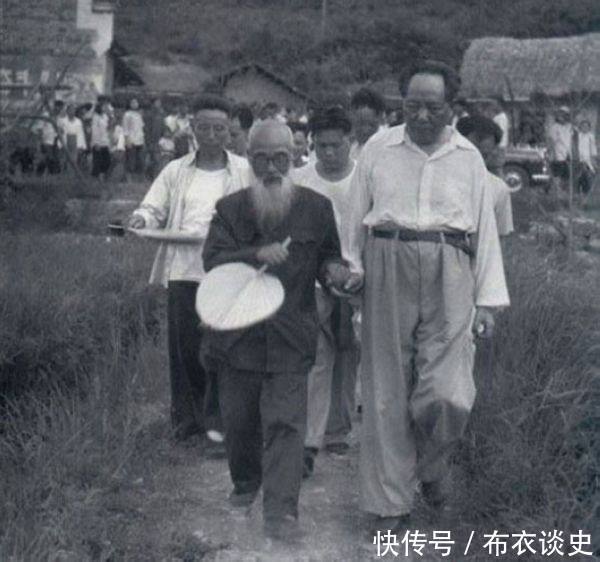 1959年毛主席回韶山祭祖的珍贵照片,第三张看哭随行人员!