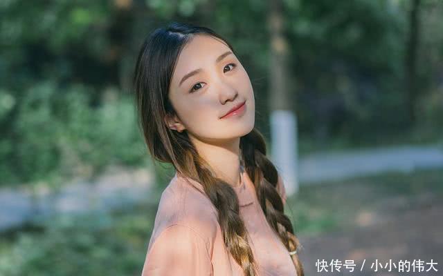 搞笑段子:参加朋友的婚礼,遇到一位卖保险的大