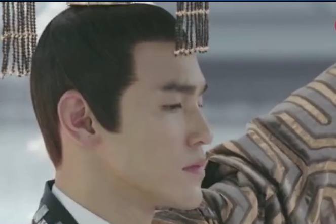 扶摇皇后上演夺爱大战,战北野跪地求婚扶摇,一