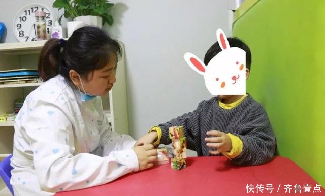 贵阳儿科专家朱俊凤:三岁小孩不说话是自闭症