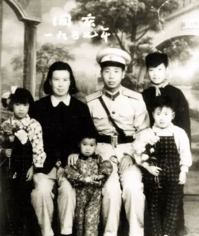 高中作家二月河,多次留级,高中毕业,炼成帝王北京生物笔记图片
