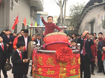 【新春走基层】\"正月初六闹热到\" 欢欢喜喜\"营老爷\"