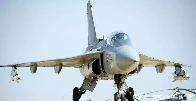 印度光辉战机真的比中国歼10厉害吗
