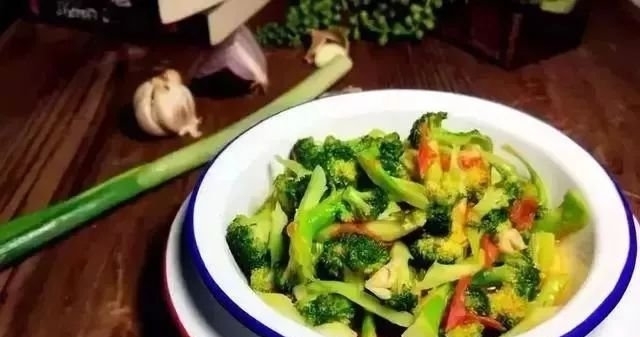 怎样在家种西兰花 t01d6ff059e0e1864c9.jpg