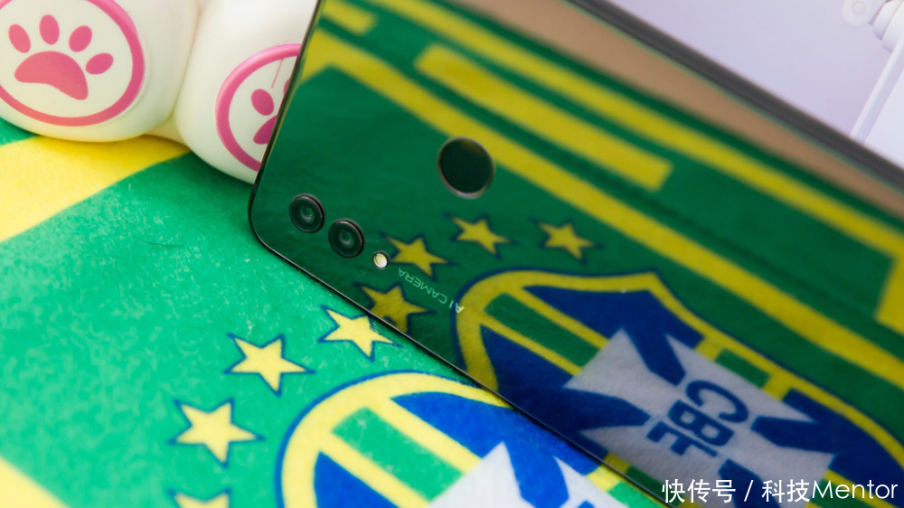 荣耀V20正式官宣:2019年1月22日法国巴黎发布