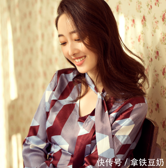 凭借《新版红楼梦》大火,杨幂曾是她的配角,如