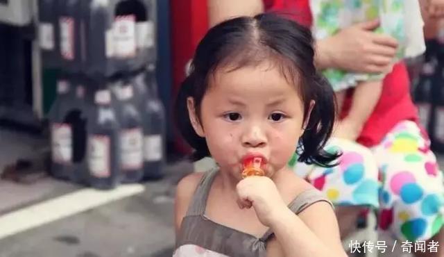 感动:35岁保安收养弃婴,有人出10万也不愿意把孩子送走