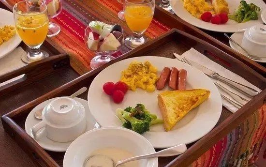 大家发现没,日本街头没有卖早餐的!