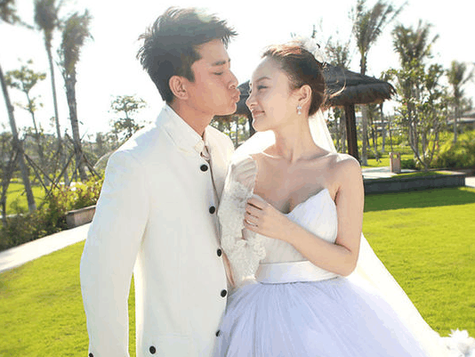 李小璐和贾乃亮婚纱照_贾乃亮李小璐婚纱照(2)