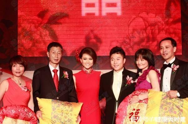 婚礼脱口秀段子老外是谁,婚礼脱口秀段子老外是谁唱的