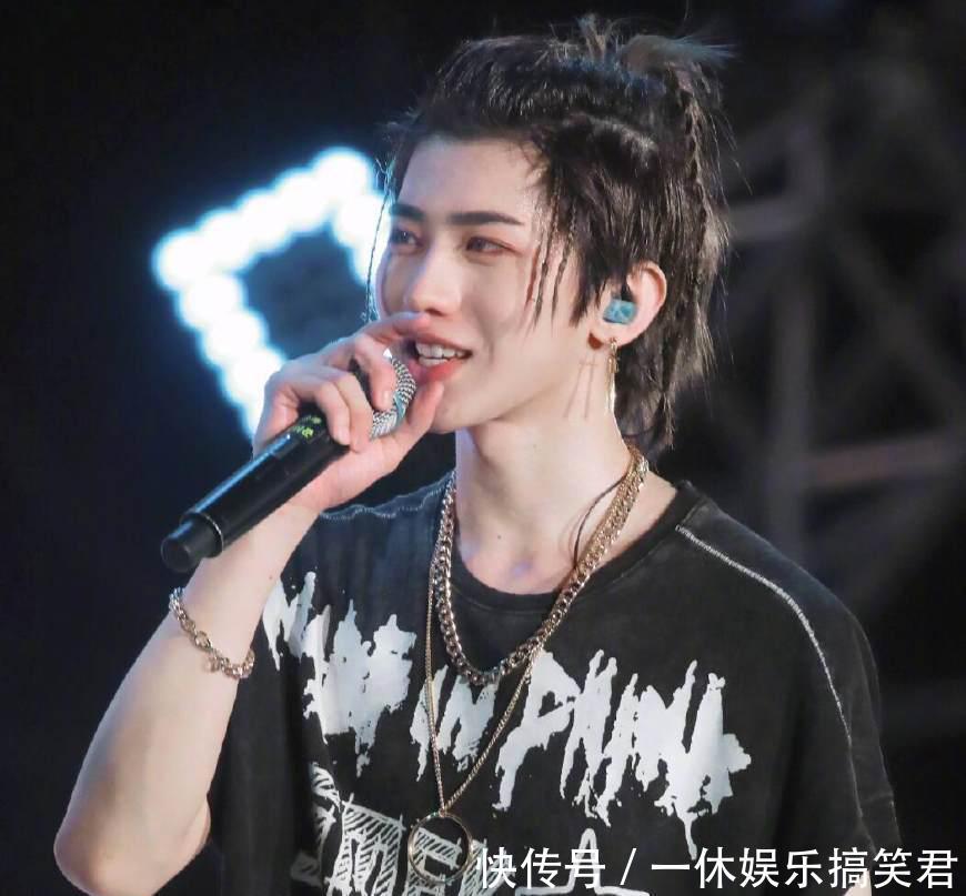 大家只看到蔡徐坤的脏辫好可爱,却不知道他为