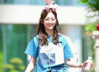 经纪公司乐华娱乐,老板进行杂志拍摄,旗下艺人