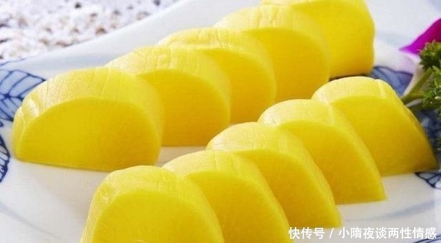 这美食又是蔬菜又是水果,生长在农村价格不便宜,营养价值很高!