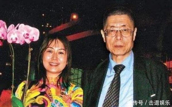 杨振宁翁帆夫妇共赴晚宴,到场夫妻年龄差距均