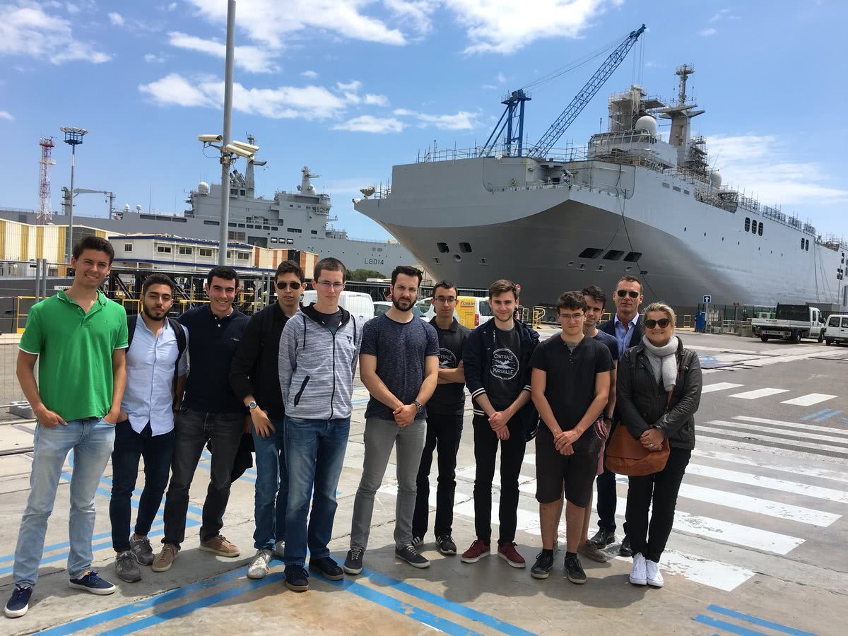 法国海军进入实力最差时期,三艘万吨级主力舰