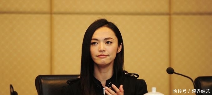 姚晨发文辟谣捐钱给外卖小哥,网友:美丽的误会