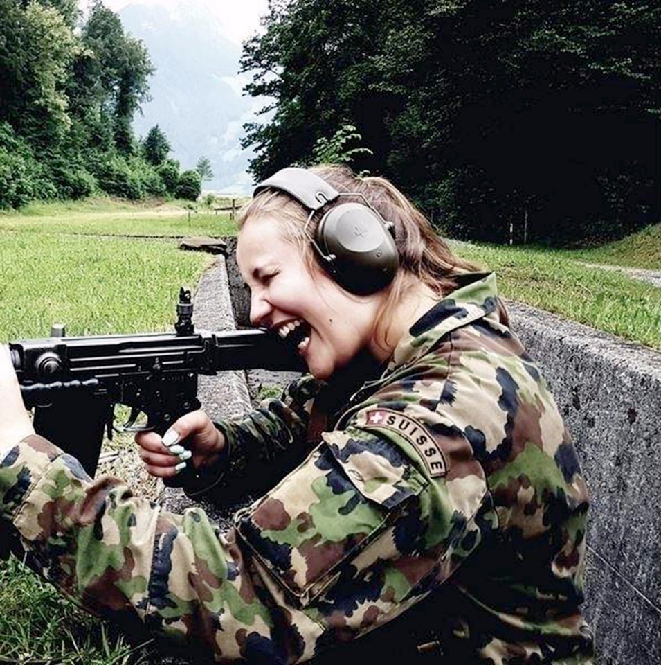 最漂亮的女兵军装 t01e651ab6a99f02cc8.jpg?size=955x960