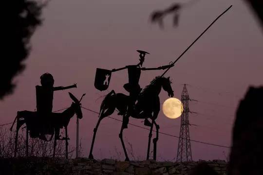 全球各地超级月亮大比拼,新加坡的真令人心塞~