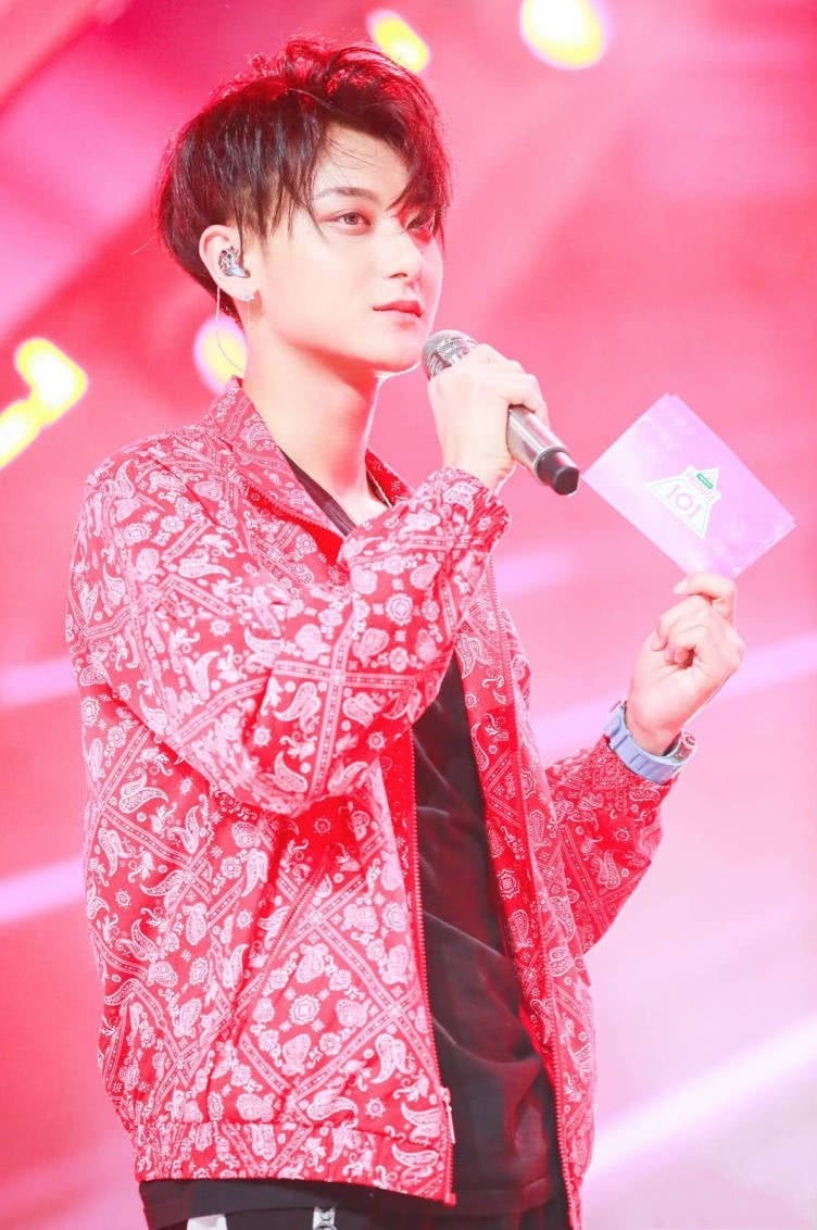 《创造101》黄子韬的手表609万,很酷很豪气很