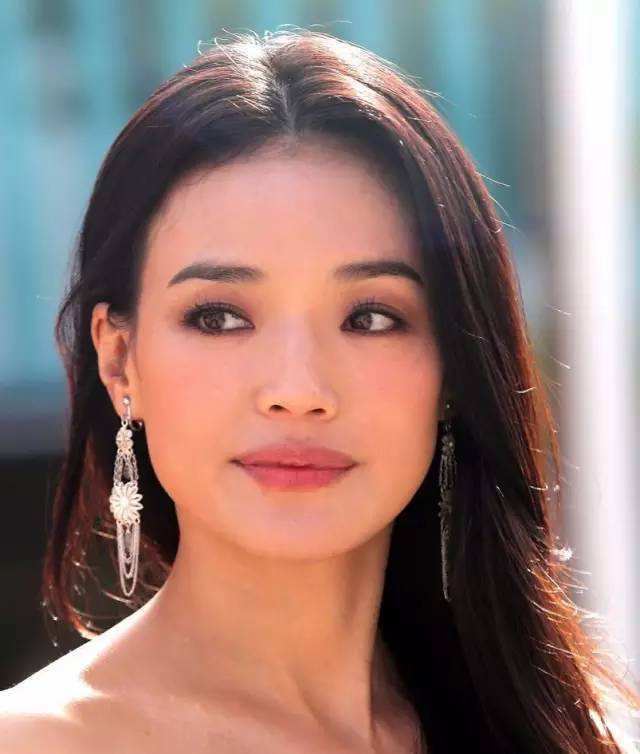 中国美人脸型标准 t01eb6c733735f386af.jpg?size=640x754