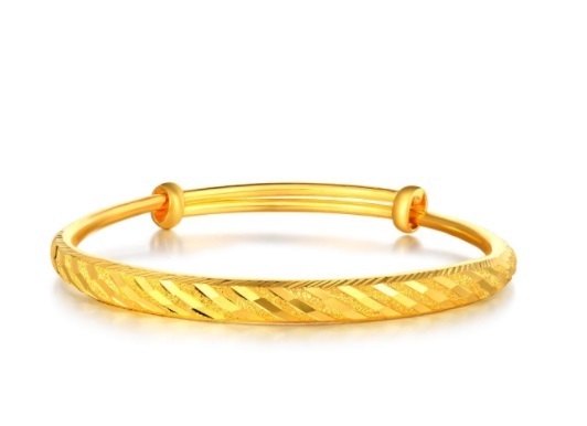 现在女性流行戴什么样金手镯?!