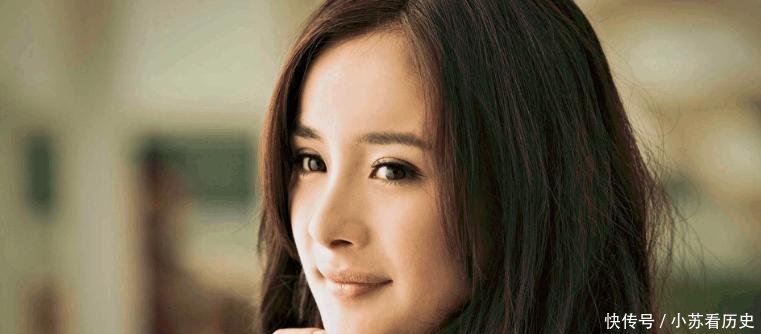 杨幂高难度坐姿走红, 网友争相模仿! 胖子歇歇