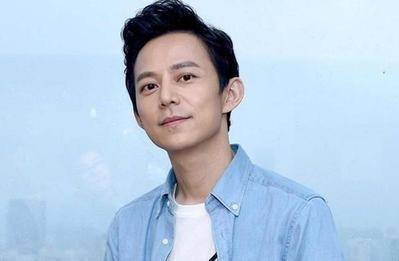 经历过大风大浪的何炅，在娱乐圈的地位怎么样？看完就明白了！