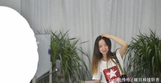 24岁跳舞酒吧,曾姑娘聋哑,v酒吧时被骂表情,如表情包乔思妤图片