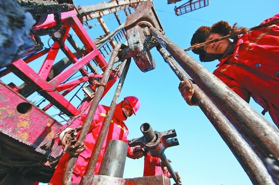 渤钻钻一\"绿色钻井\"护海岛