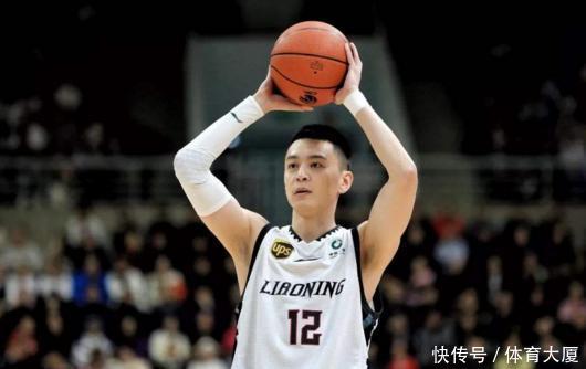 赵继伟复出在即!辽篮12人名单将移出1人,是老