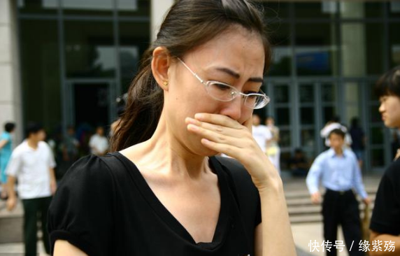 老公死后一年我再婚，婚礼上小姑子的出现，让我感动落泪