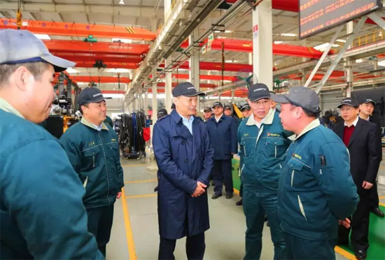 山东重工集团总经理江奎慰问山推一线员工