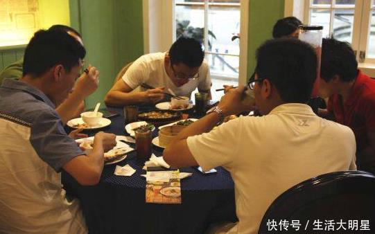 男子购彩中500万大奖花光积蓄请朋友吃饭,第二