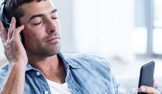 索尼新旗舰耳机售价破万 它 作为竞争对手却依