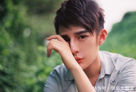 中国传媒大学的校草,整容过度由网红成为演员