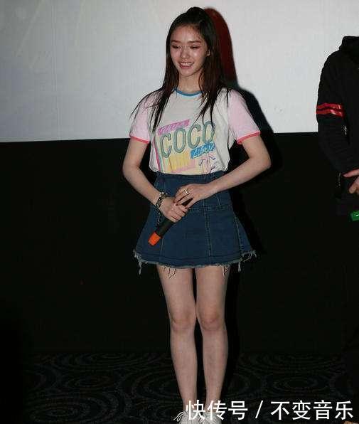 当林允儿和林允同穿短裙, 终于明白腿长和腿直