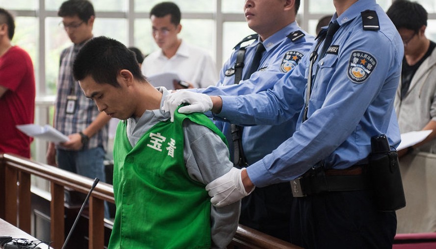 在死刑缓期执行期间,如果()的,二年期满以后,减为无期徒刑. a.