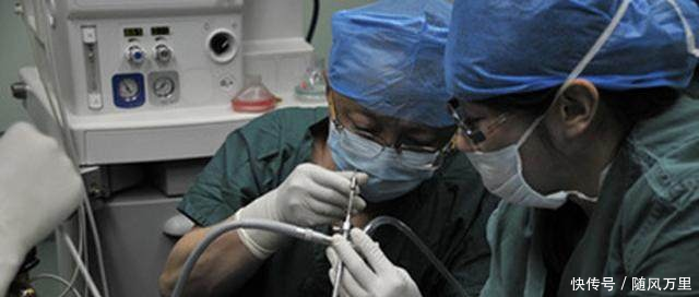 宝宝高烧不退咳出血丝,医生告知原因后奶奶老