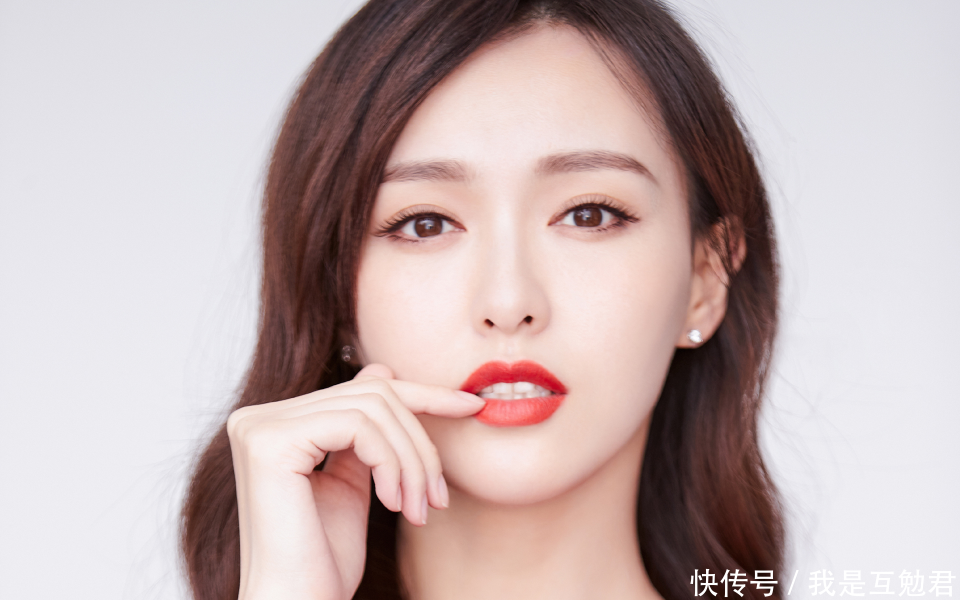 唐嫣性感时尚写真