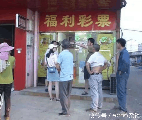 男子潜入彩票店行窃, 顺便把所有彩票刮开, 你猜
