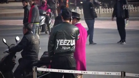 小罗恶搞 2017 东北街头跟陌生人约架 02