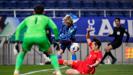 中国男足冲击2022世界杯 12强赛-王燊超送点大迫勇也点射伊东纯也破门 国足0-2日本